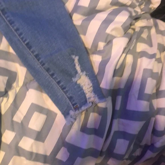 Size small/medium. - Picture 3 of 4